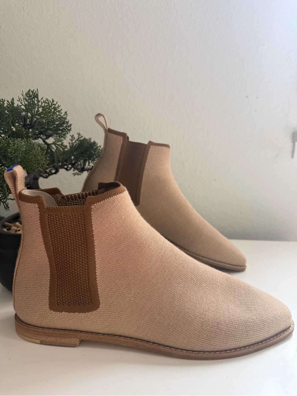 Rothy's the Chelsea boots size 10 beige Booties with Brown Elastic